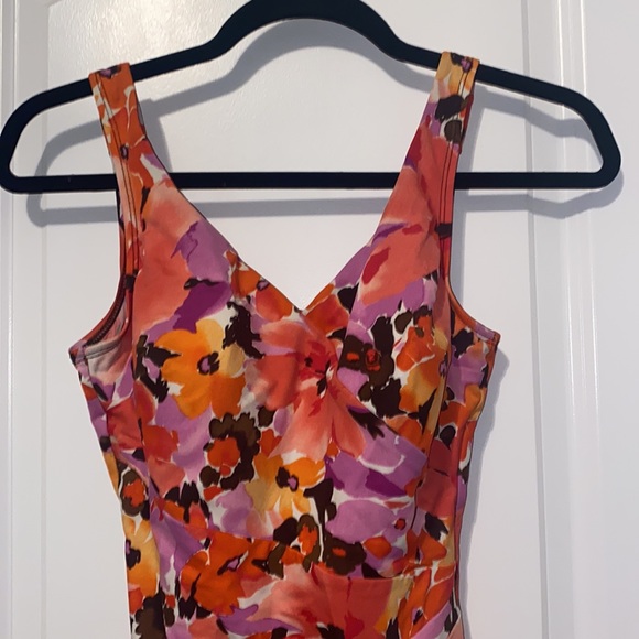 Floral one piece swim suit - Picture 2 of 3